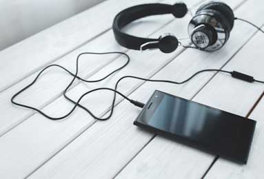 20岁还是油漆工，26岁却成为英超银靴，英格兰神锋的经历太励志