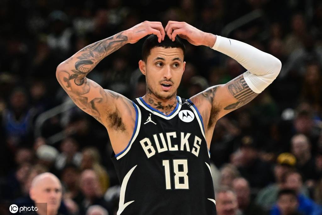 库兹马新赛季将改穿0号球衣 此前属于利拉德